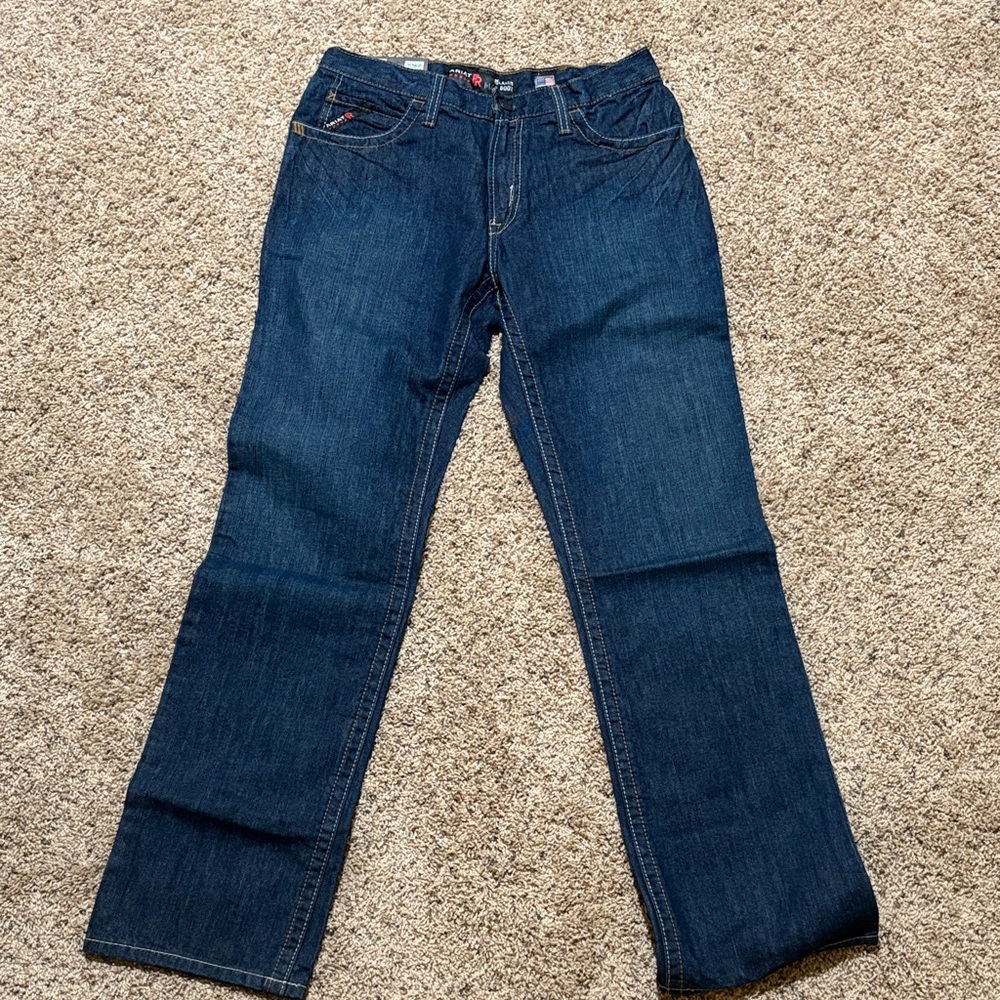 Ariat Men’s Relaxed Bootcut Jeans in Dark Indigo with Contrast Stitching - Picture 8 of 9